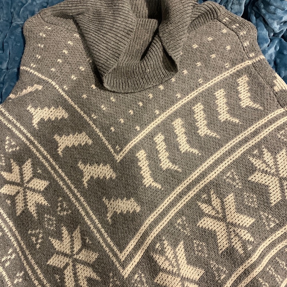 Rue 21 Poncho OS